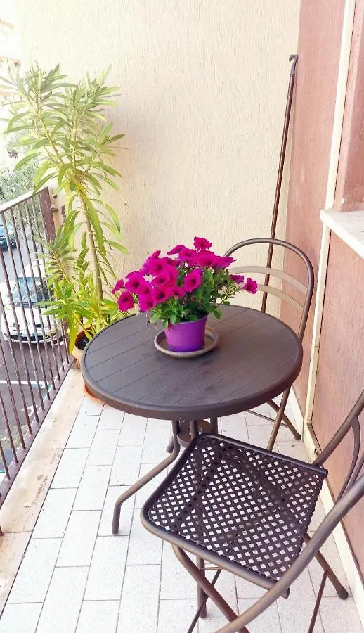 Ferienwohnung Whole Flat Close Beach Breakfast Kitchen Air Conditioning Laundry Shuttle Airport Wi-Fi Car Parking Netflix Balconies Check In 24H & Metro To Rome Lido di Ostia